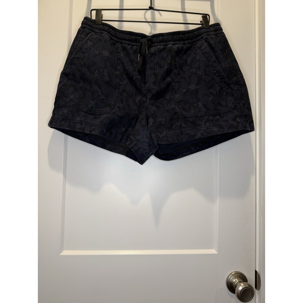 Athleta Camo Farallon Shorts Women's Size 14 Casual Athletic Lounge athleisure